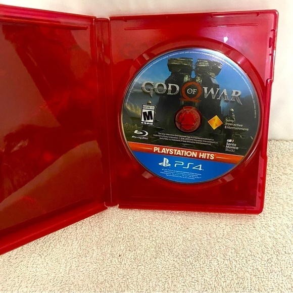 God of War PlayStation Hits Standard Edition PS4 (Grandson Only Used Once) - Picture 2 of 4